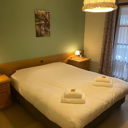 Hotel Monika Zutendaal Esterno foto